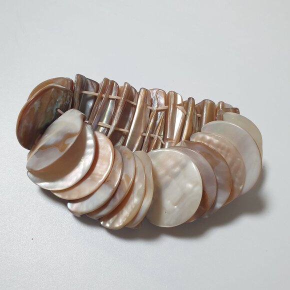 Mother Of Pearl Stretch Bracelet Womens Bracelet 7" Tan Tone Fashion Jewelry - Picture 3 of 4